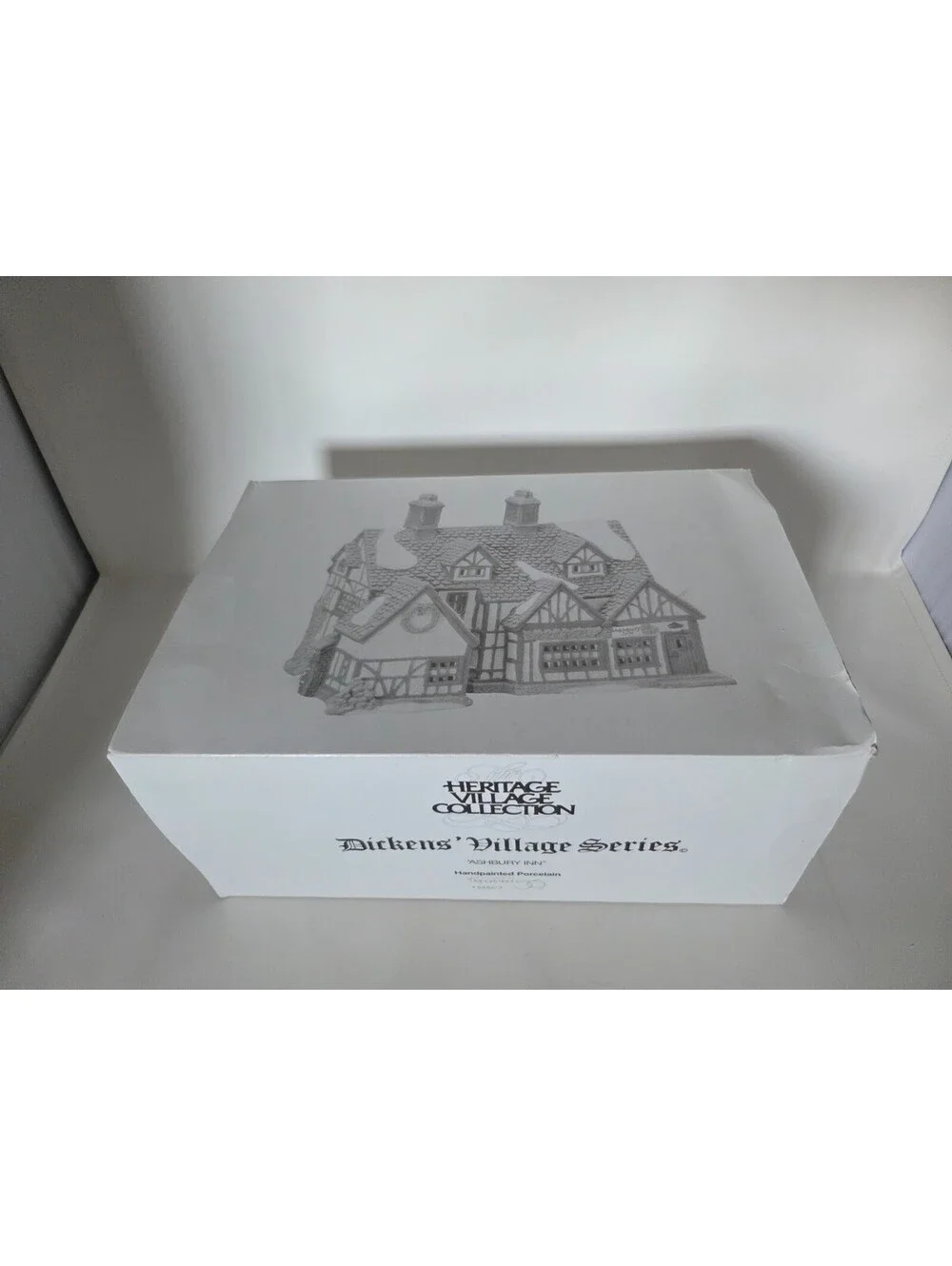 Department 56 Dickens Village Series Ashbury Inn Handpainted Porcelain 1991